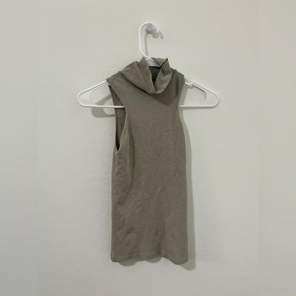 Free people intimacy Always Ready Seamless turtleneck Tank - Size XS / Small - Picture 2 of 6